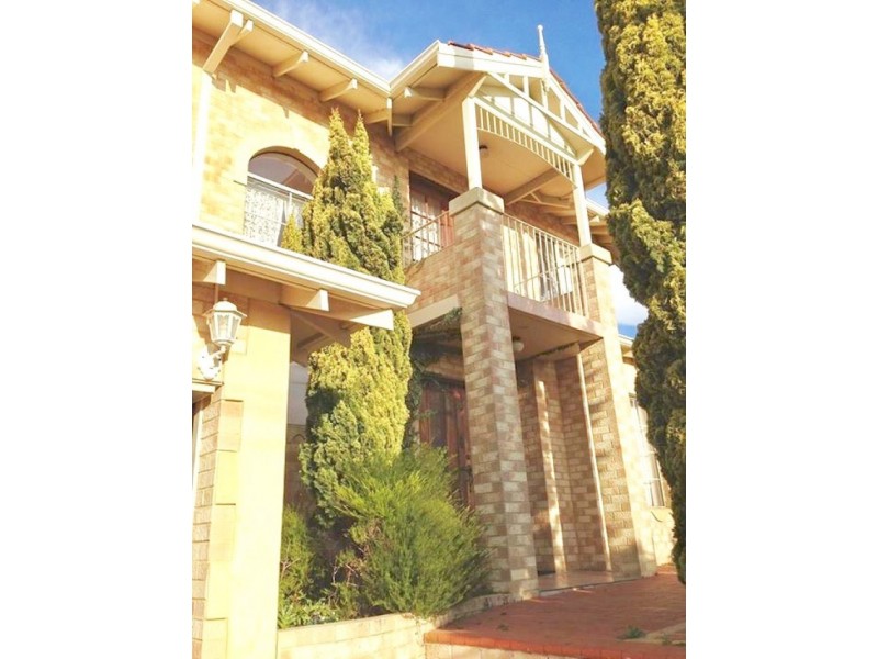 19 Hilltop Rise, Willetton WA 6155