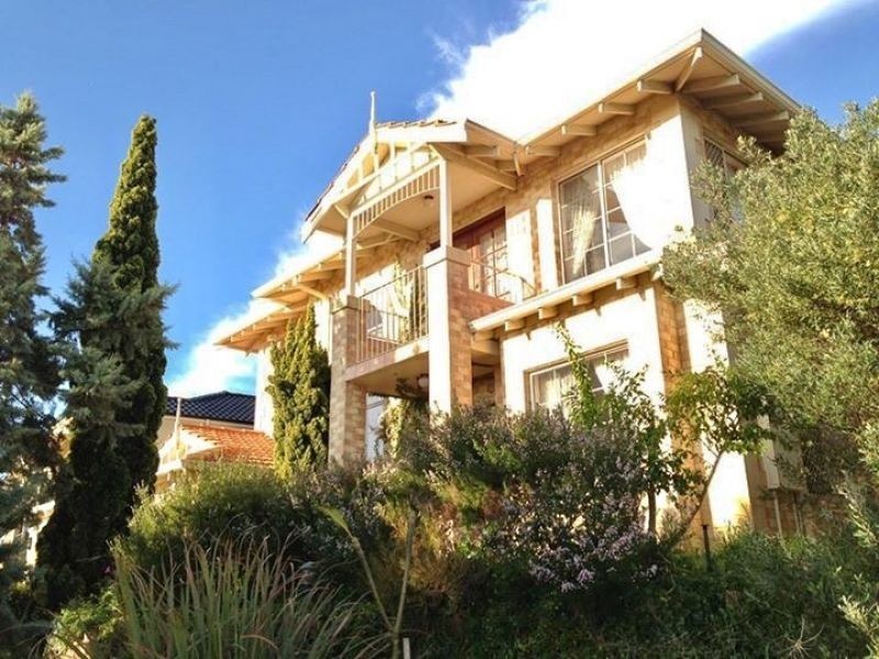 19 Hilltop Rise, Willetton WA 6155