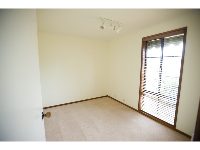 15 Ernest Close, Melton VIC 3337