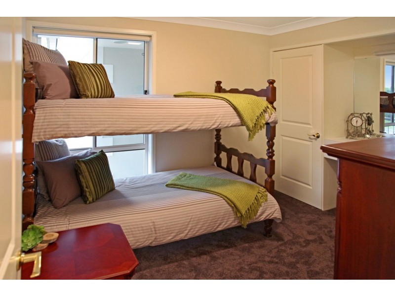 6 Woodburn Way, East Tamworth NSW 2340