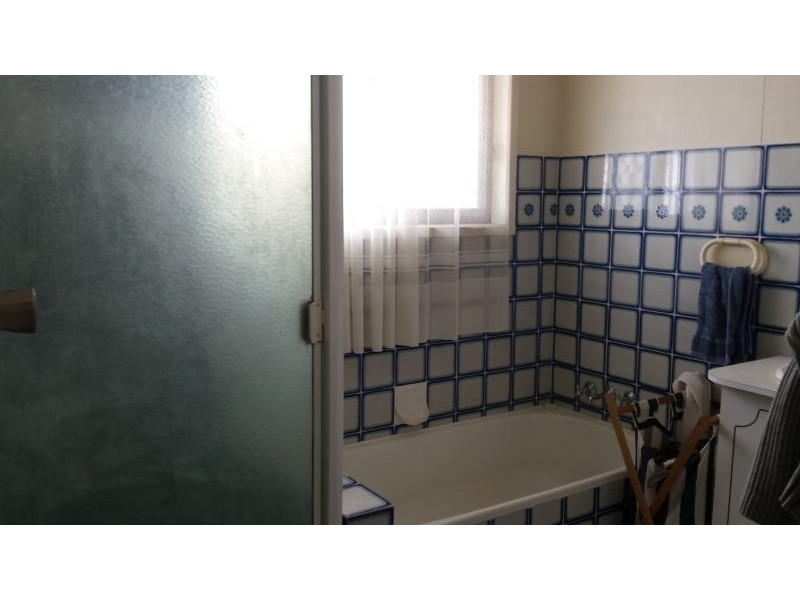 5 eLLIOT sT, Kearneys Spring QLD 4350