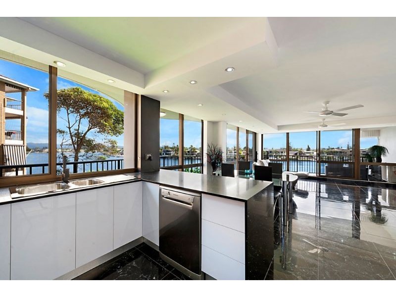 4/2940 Gold Coast Highway, Surfers Paradise QLD 4217