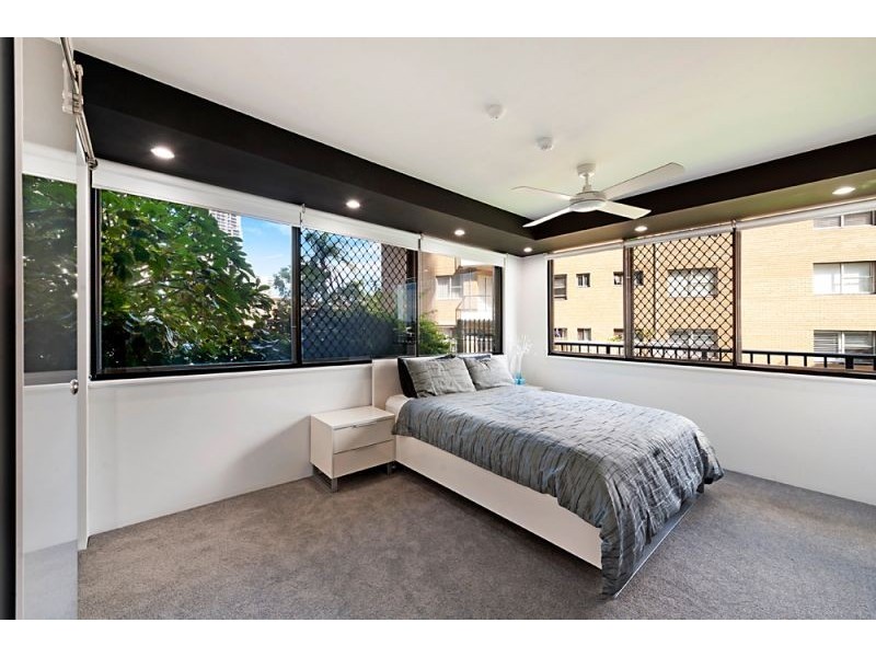 4/2940 Gold Coast Highway, Surfers Paradise QLD 4217