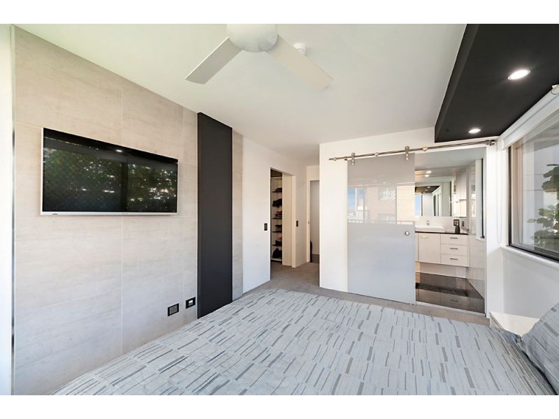 4/2940 Gold Coast Highway, Surfers Paradise QLD 4217