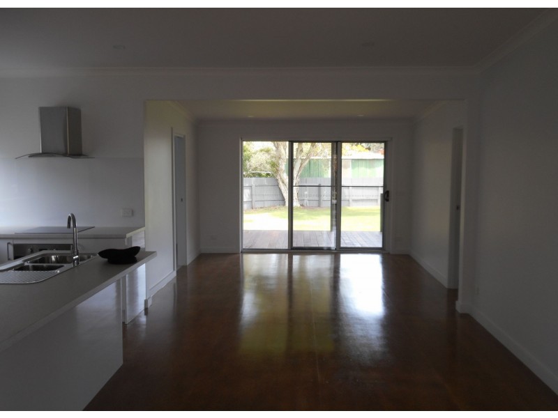 10 Davies Street, Seaspray VIC 3851