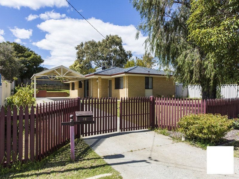 42 Southwell Crescent, Hamilton Hill WA 6163
