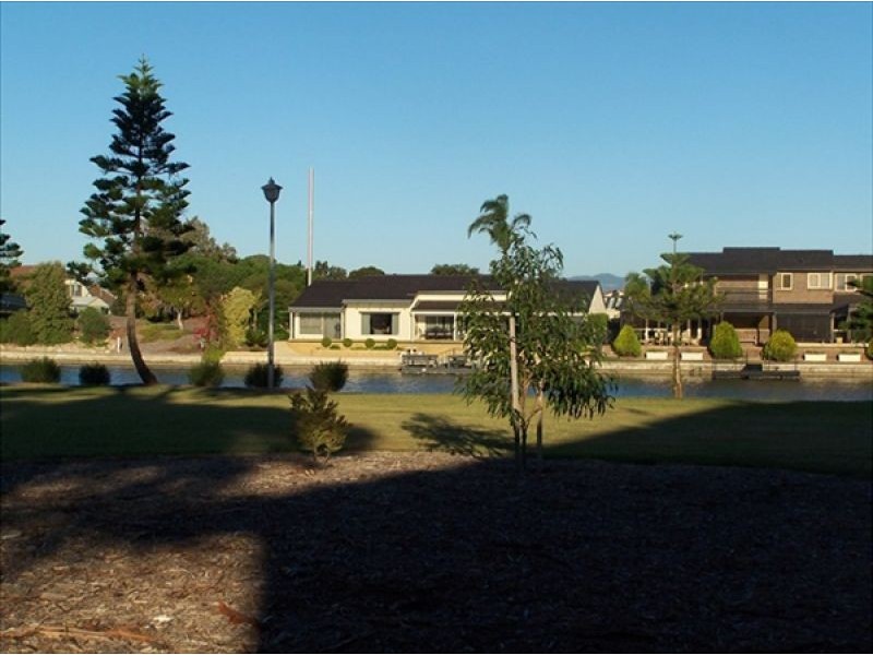 6/4 Redsails Court, West Lakes Shore SA 5020