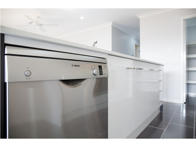 824 South Pine Road, Everton Park QLD 4053