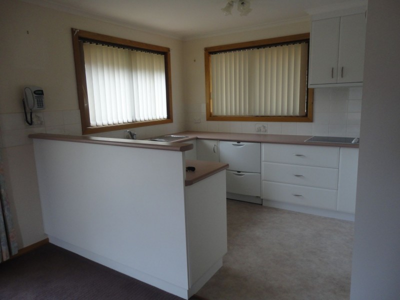 1/3 Holland Court, Howrah TAS 7018