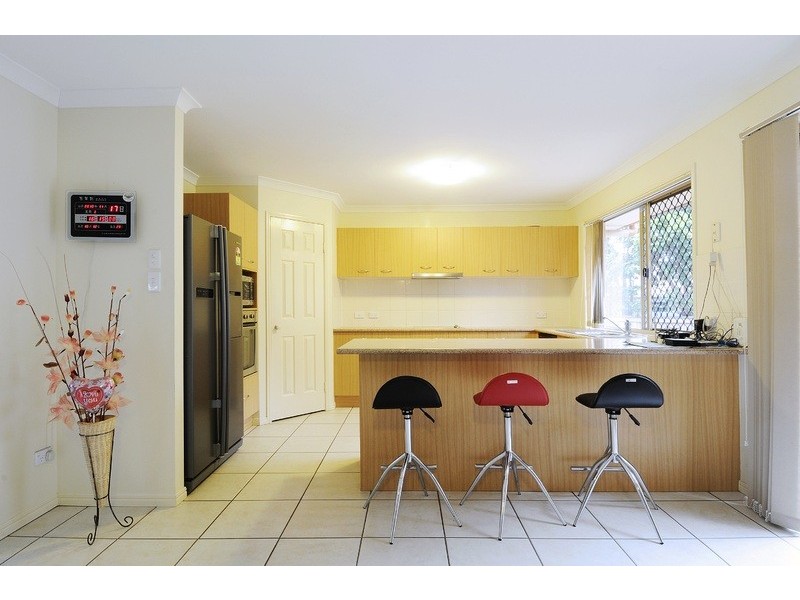 16 Wavecrest Place, Calamvale QLD 4116