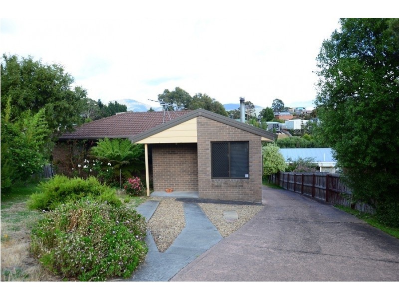 12 Lighton Way, Lenah Valley TAS 7008