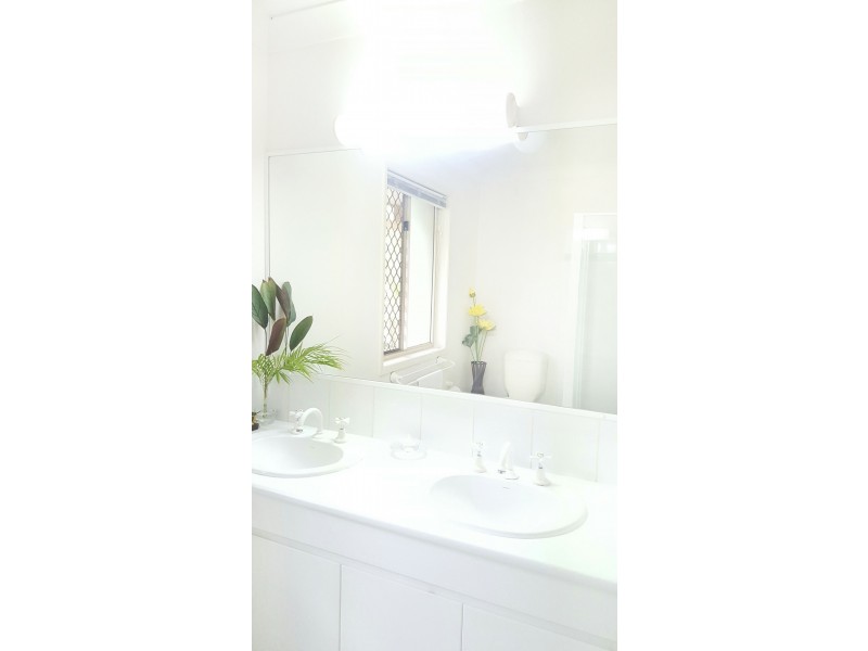 104/152 Palm Meadows Drive, Carrara QLD 4211