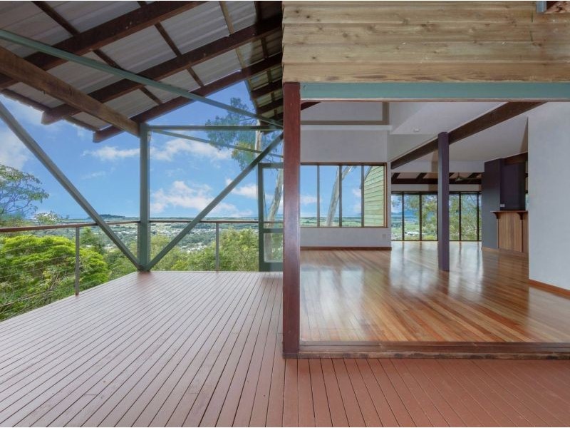 35-37 Chatham Terrace, Smithfield QLD 4878