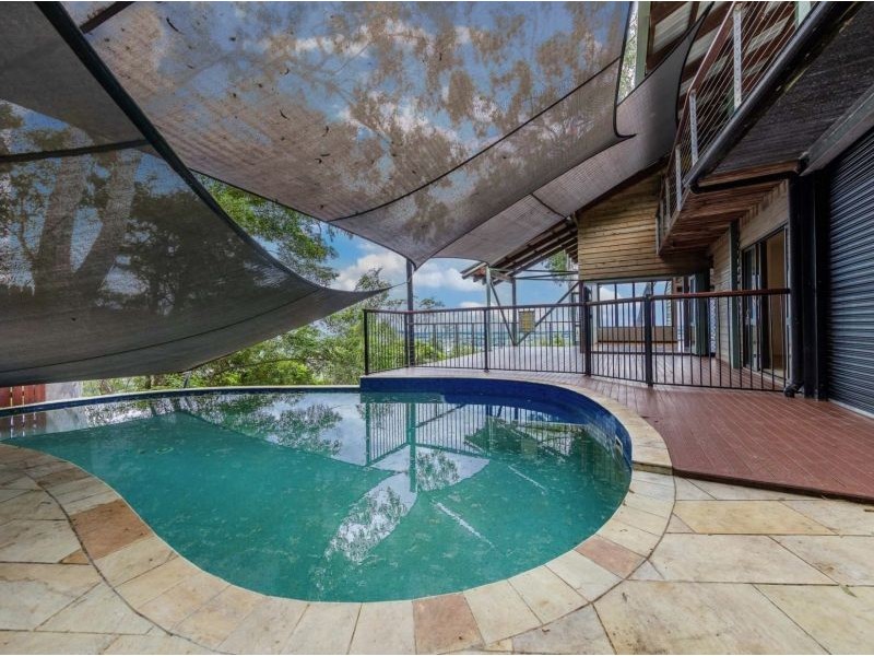 35-37 Chatham Terrace, Smithfield QLD 4878