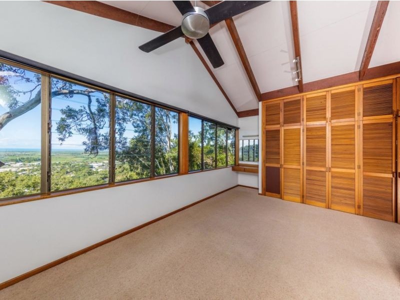 35-37 Chatham Terrace, Smithfield QLD 4878