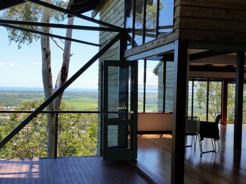 35-37 Chatham Terrace, Smithfield QLD 4878