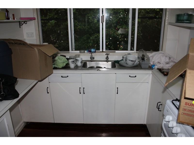 33 Alford Street, Mount Lofty QLD 4350