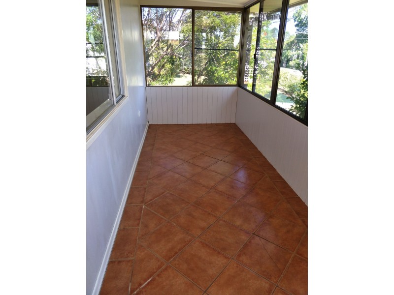 33 Alford Street, Mount Lofty QLD 4350