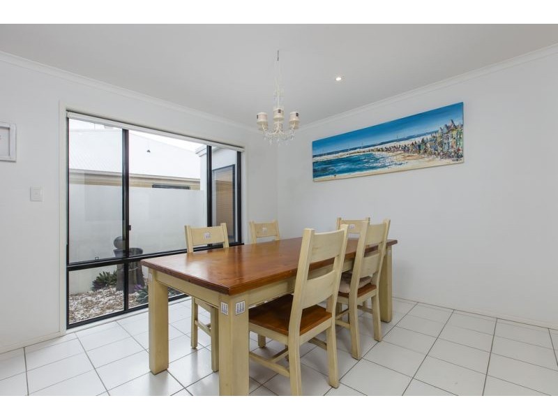 13 Santorini Crt, Kawana Island QLD 4575