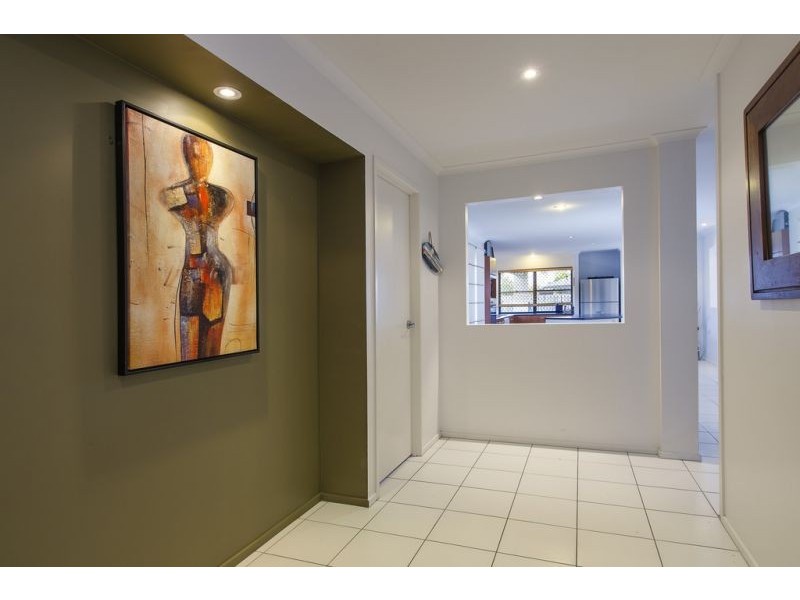 13 Santorini Crt, Kawana Island QLD 4575