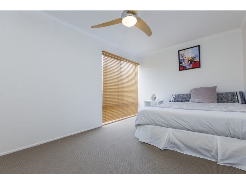 13 Santorini Crt, Kawana Island QLD 4575