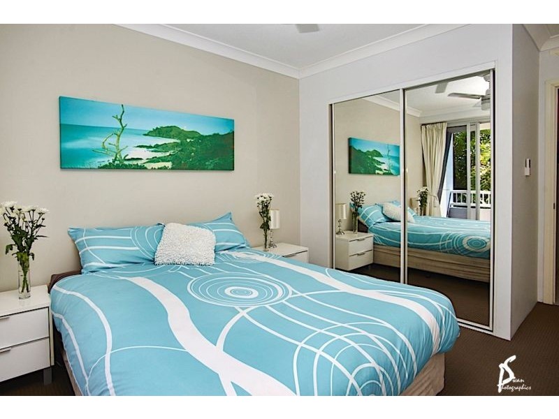 2015/2633 Gold Coast Highway, Broadbeach QLD 4218