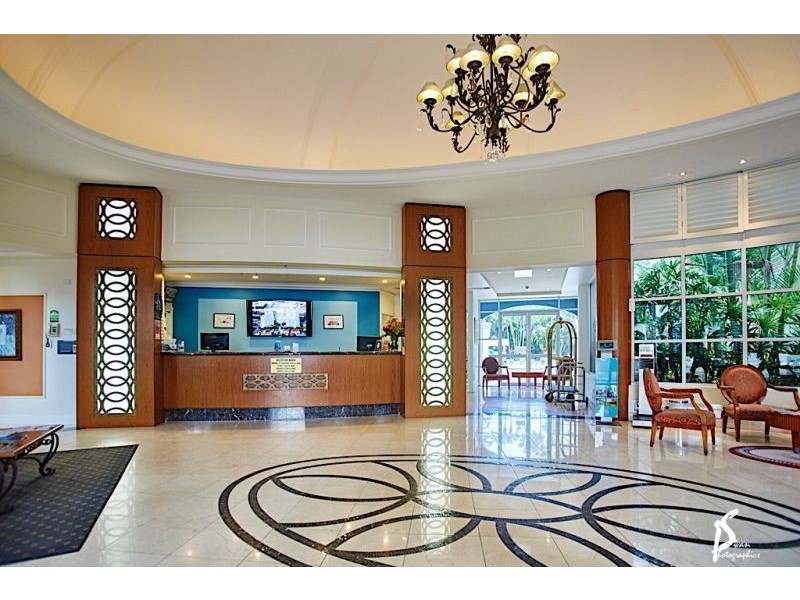 2015/2633 Gold Coast Highway, Broadbeach QLD 4218