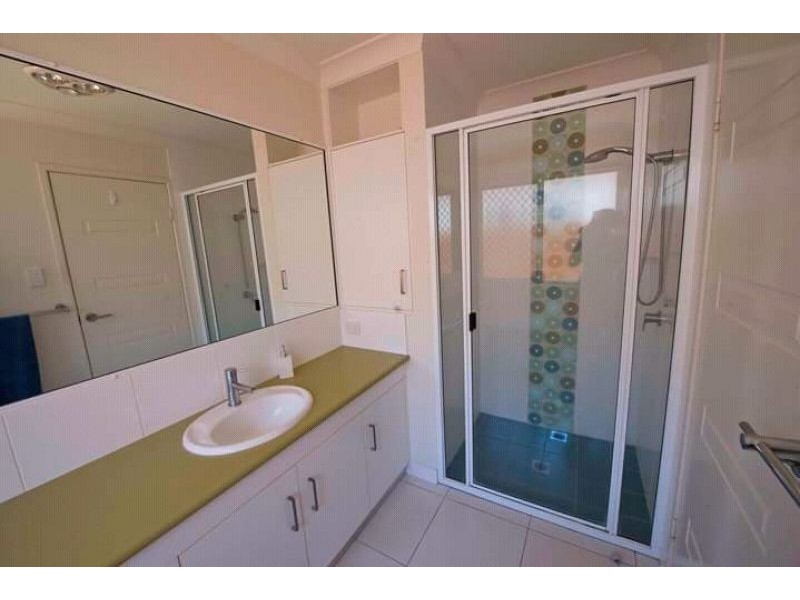 5 Isabella Avenue, Glenella QLD 4740