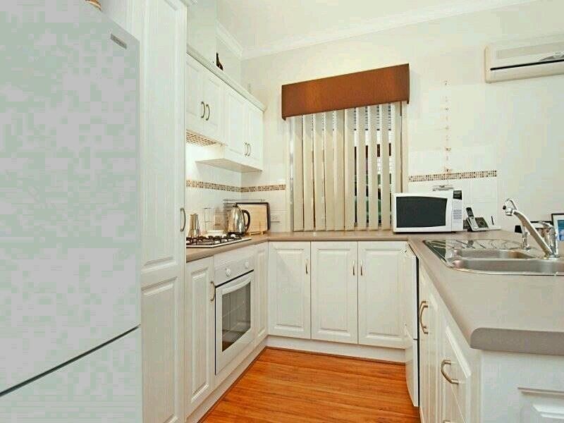 6 Heard Ave, Mawson Lakes SA 5095