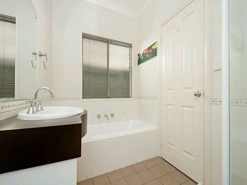 6 Heard Ave, Mawson Lakes SA 5095