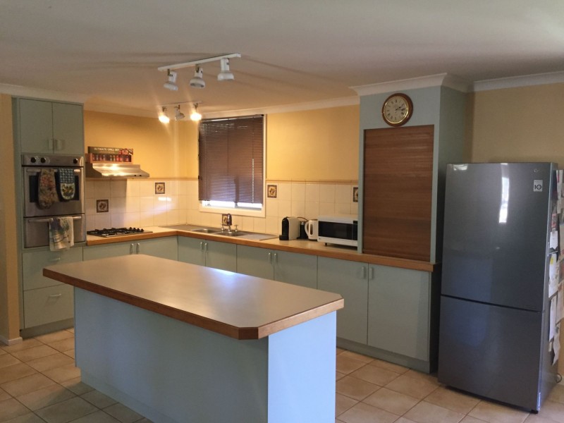 8 Moss St, Narrogin WA 6312