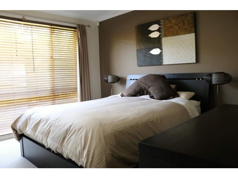 8 Hopkins Parade, Dubbo NSW 2830