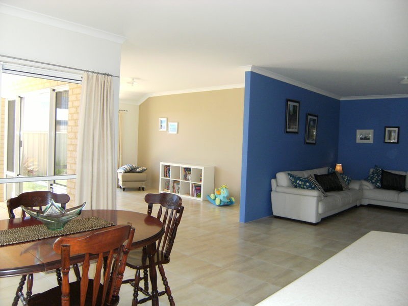 2 Liddell Link, Lakelands WA 6180