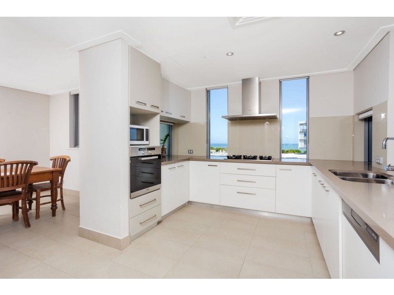 8/20 Enderby Close, North Coogee WA 6163