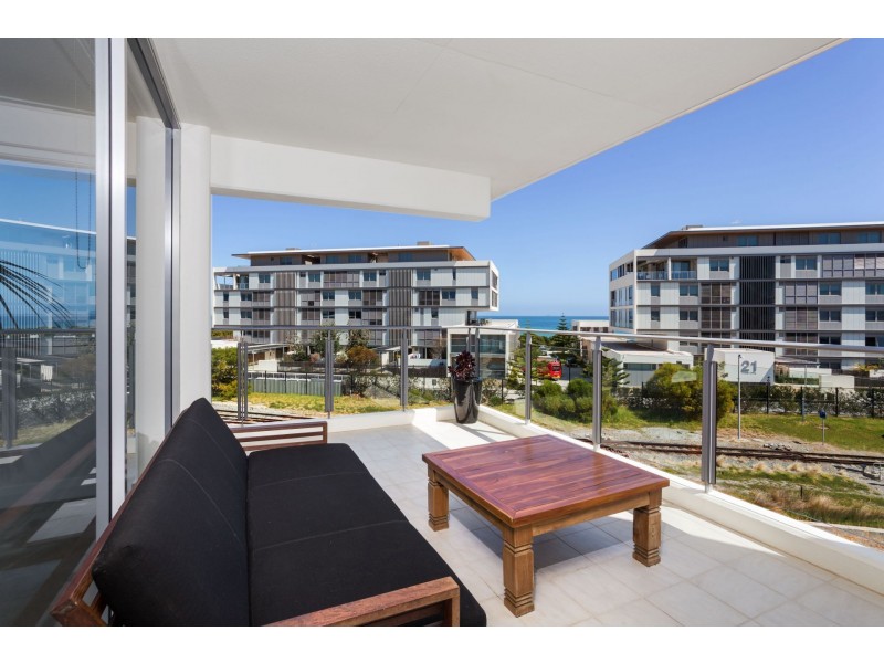 8/20 Enderby Close, North Coogee WA 6163