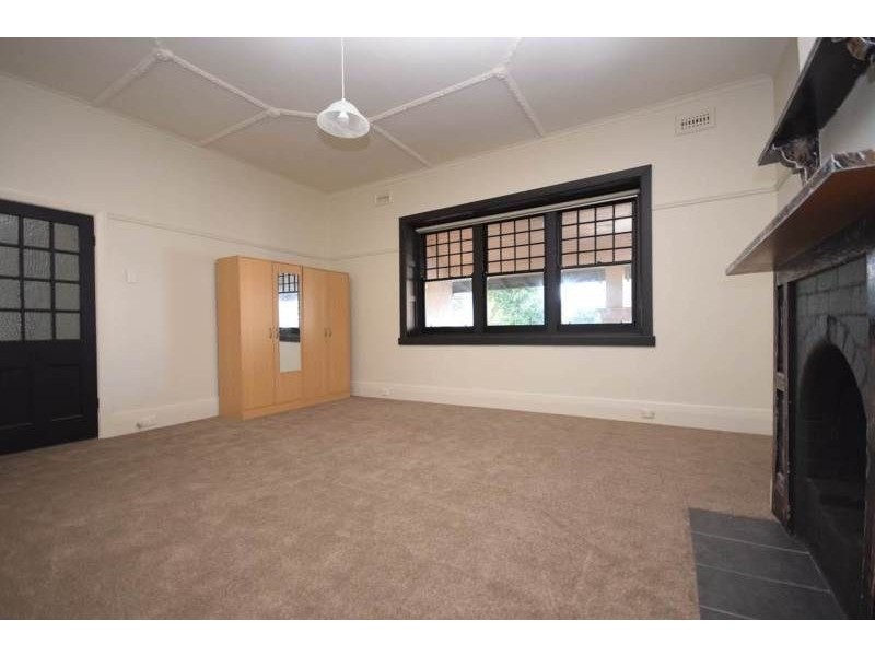 54 Dalgety St, St Kilda VIC 3182