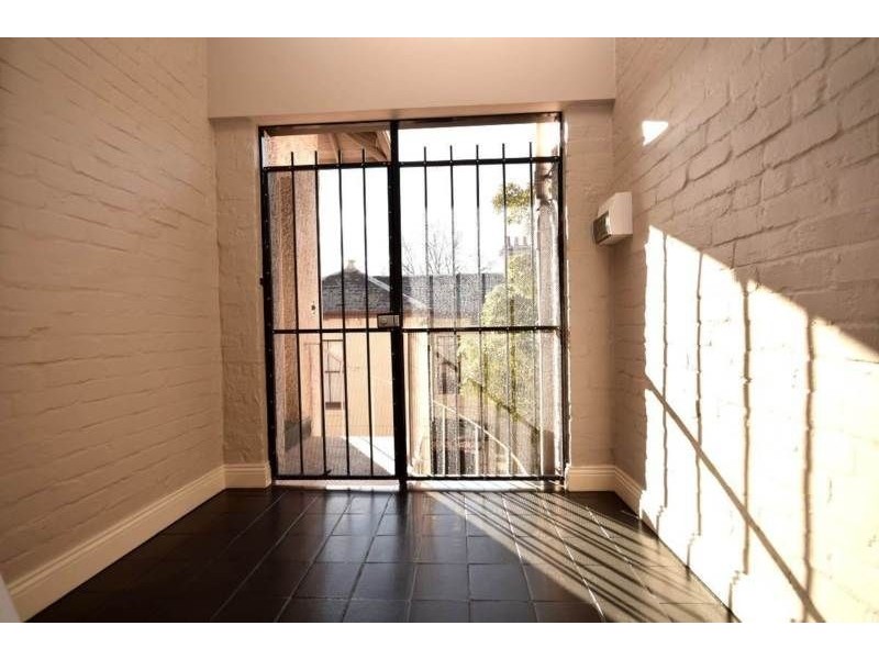 54 Dalgety St, St Kilda VIC 3182