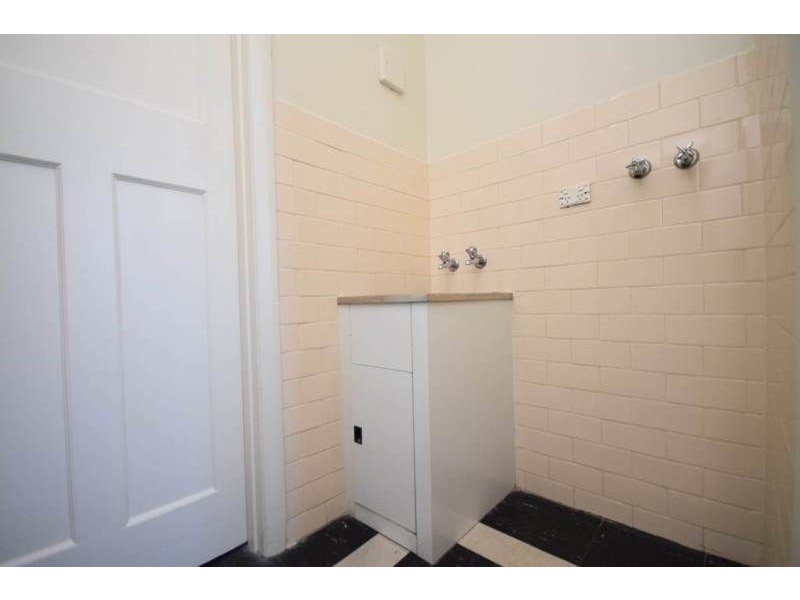 54 Dalgety St, St Kilda VIC 3182