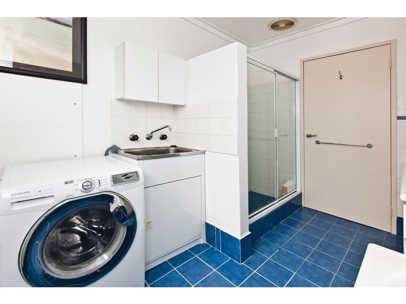 8/4 Bulimba road, Nedlands WA 6009