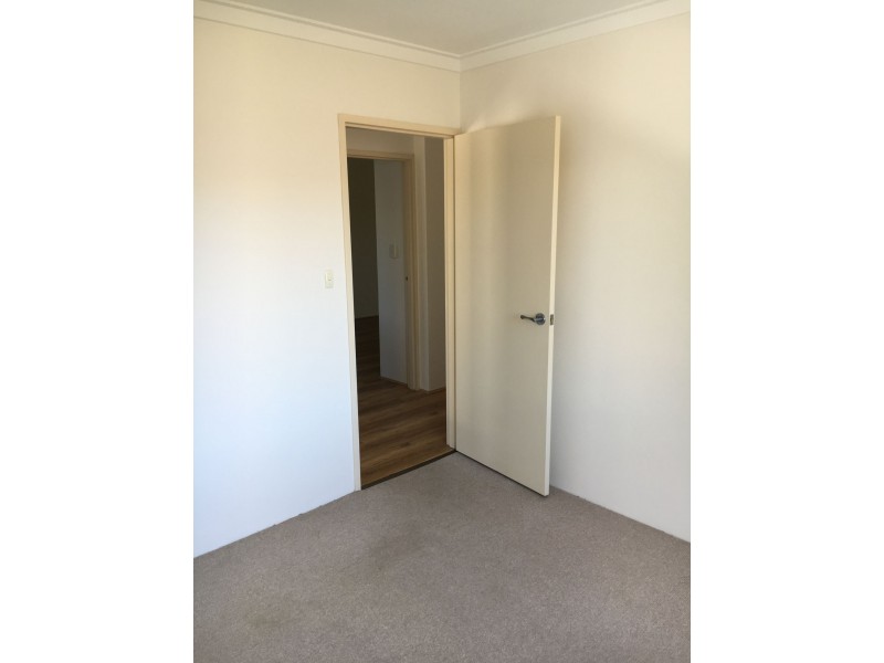 8/4 Bulimba road, Nedlands WA 6009