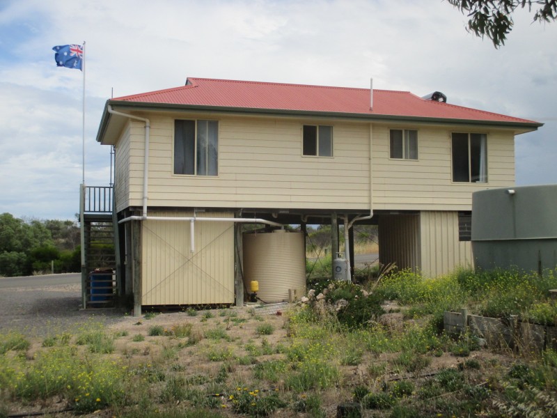 4 Esplanade, Hardwicke Bay SA 5575