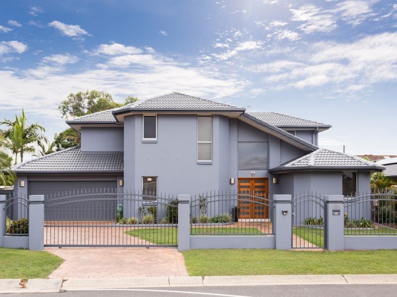 121 Santa Cruz Boulevard, Clear Island Waters QLD 4226