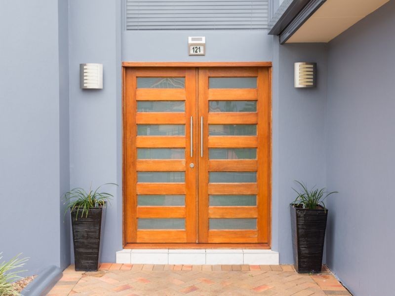 121 Santa Cruz Boulevard, Clear Island Waters QLD 4226