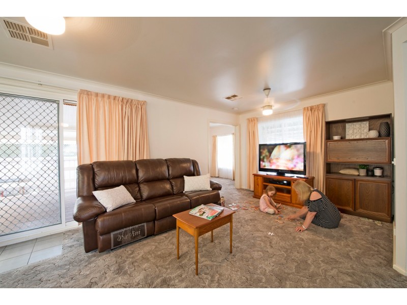 107 Fowler St, Deniliquin NSW 2710