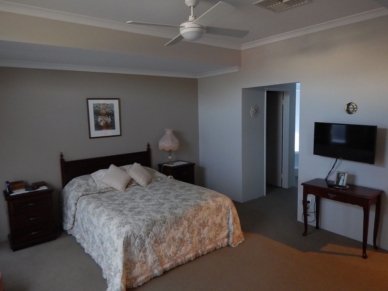 24 Clearwater Way, Singleton WA 6175