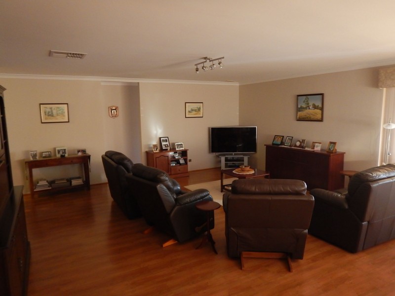 24 Clearwater Way, Singleton WA 6175