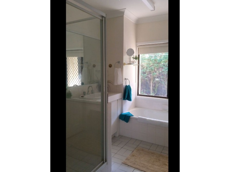 1 Peverell st, Hillcrest QLD 4118