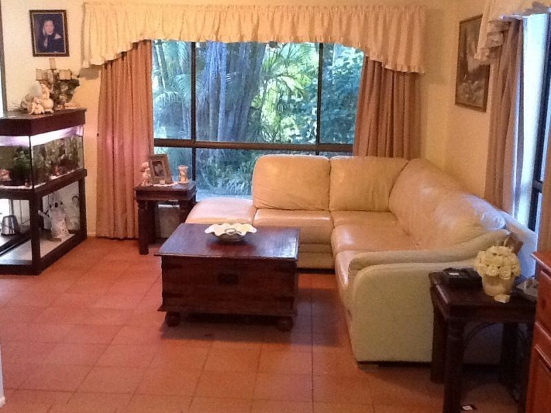 1 Peverell st, Hillcrest QLD 4118