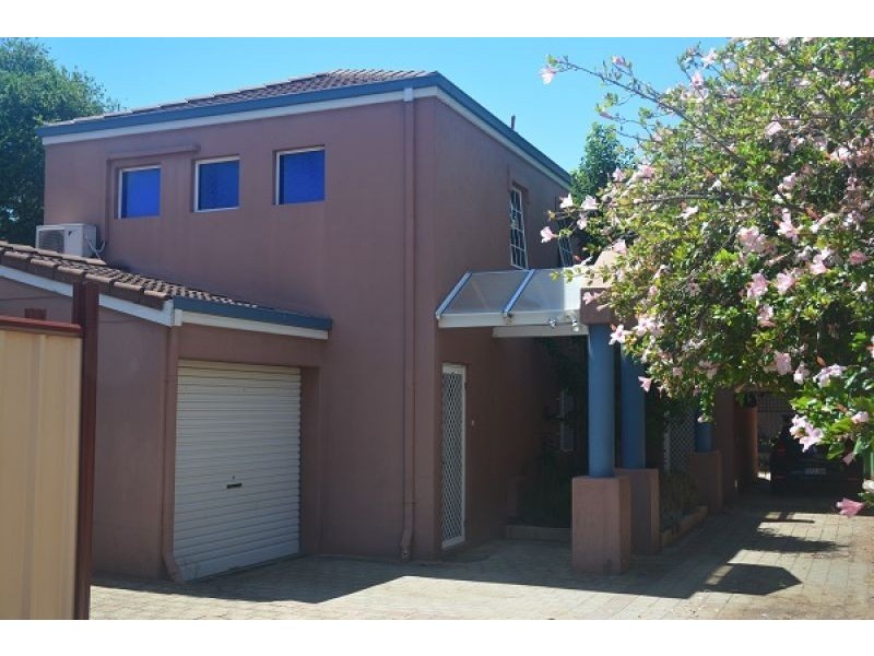 2/3 Deeley street, Maylands WA 6051