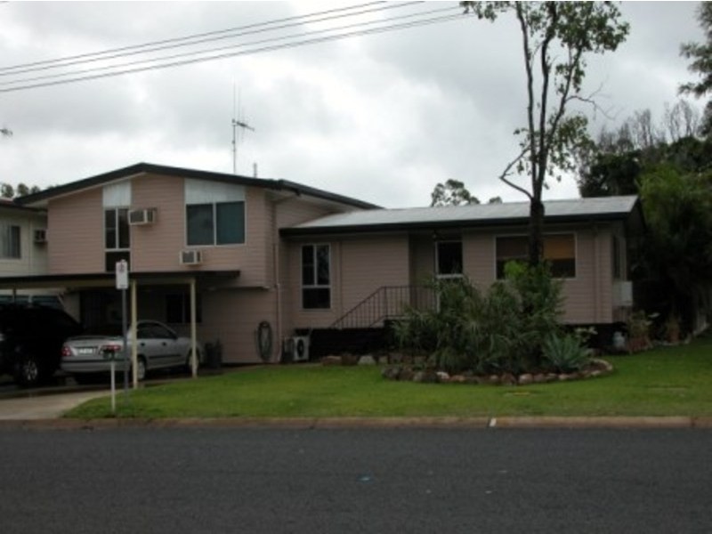 8 Yeates Cres, Dysart QLD 4745